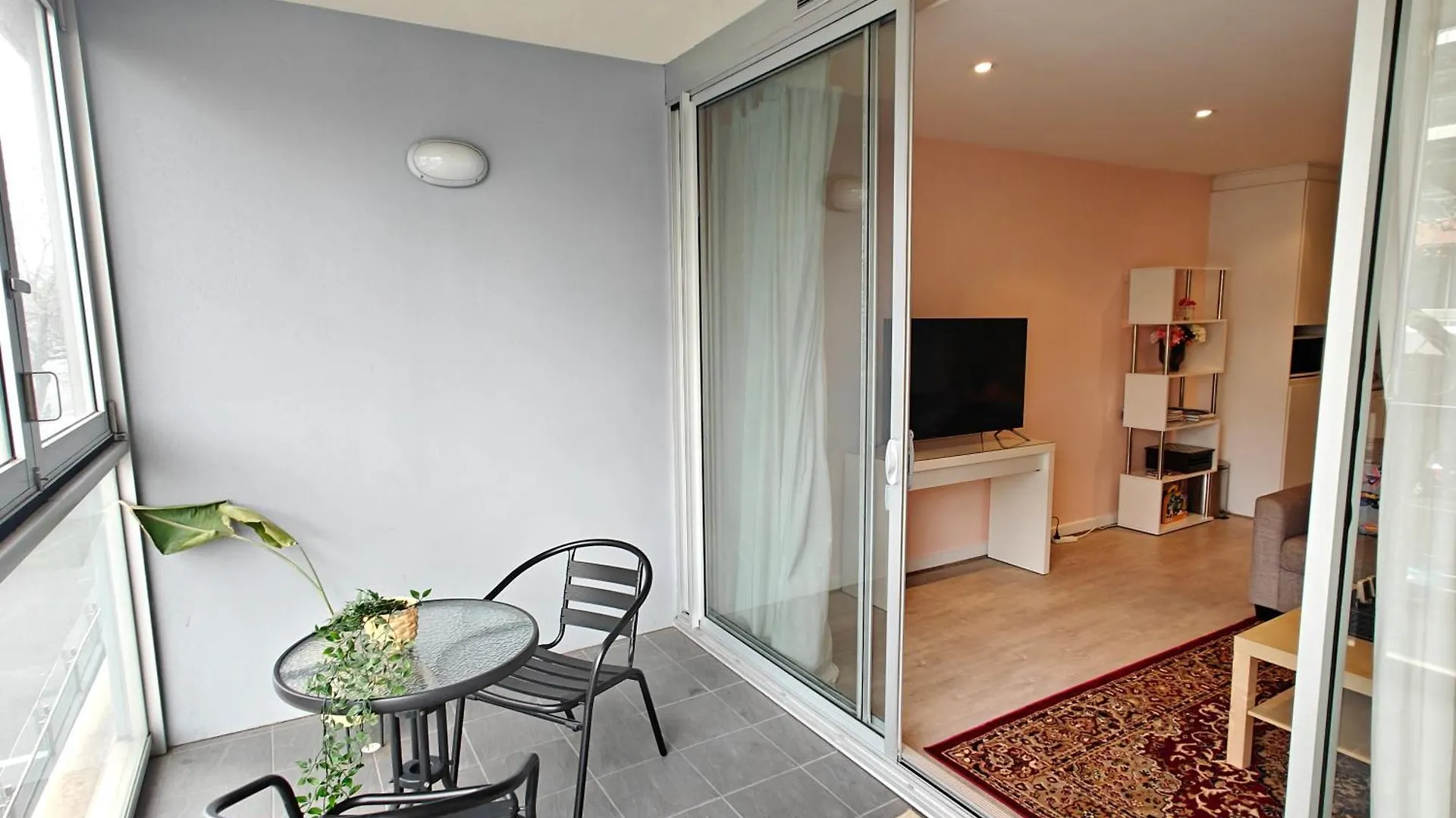 Luxury 2Br Apartment In The Heart Of Cbd Adelaida